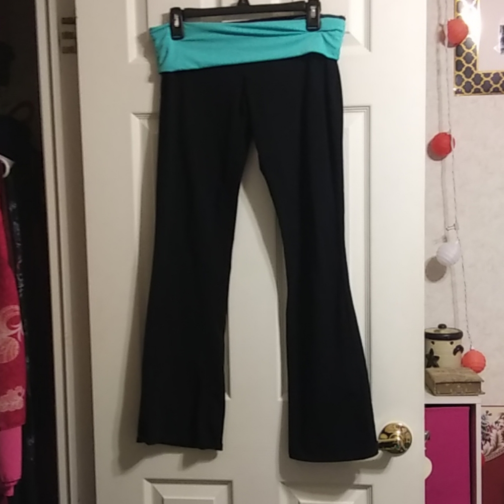 Black and Green Yoga Pants